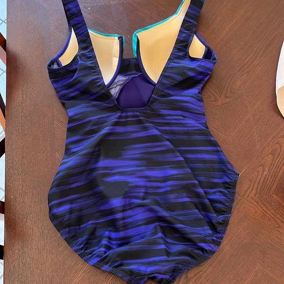 Miraclesuit Sanibel Dip and Control Swimsuit one pice Size 12 - Picture 5 of 7